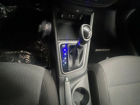 Used 2021 Hyundai Accent SE image 12