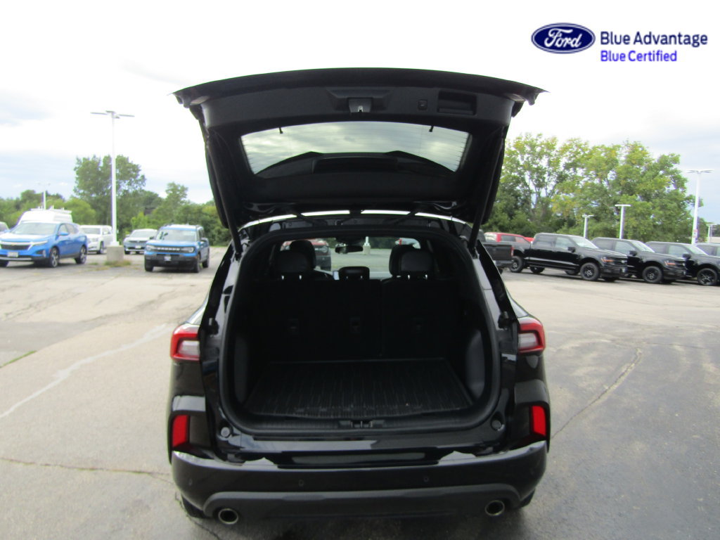 Certified 2024 Ford Escape ST-Line AWD/4WD image 10