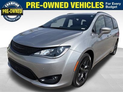 Used 2020 Chrysler Pacifica Touring-L w/ Advanced Safetytec Group