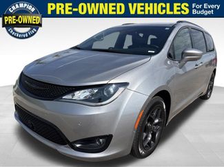 Used 2020 Chrysler Pacifica Touring-L w/ Advanced Safetytec Group FWD video 1