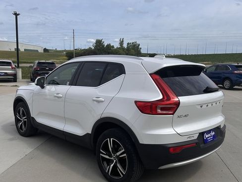 Used 2024 Volvo XC40 B5 Core AWD/4WD image 5