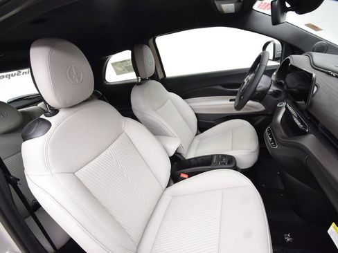 New 2025 FIAT 500 e image 17
