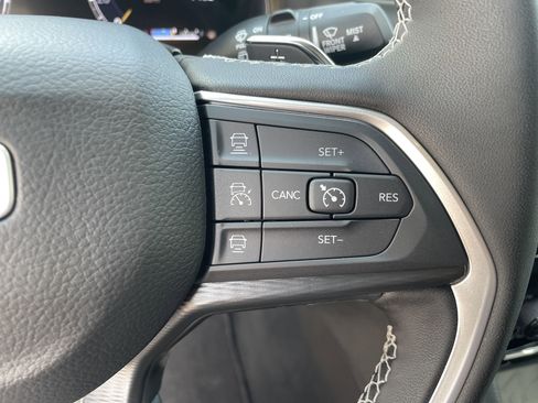 New 2025 Jeep Grand Cherokee L Altitude image 18