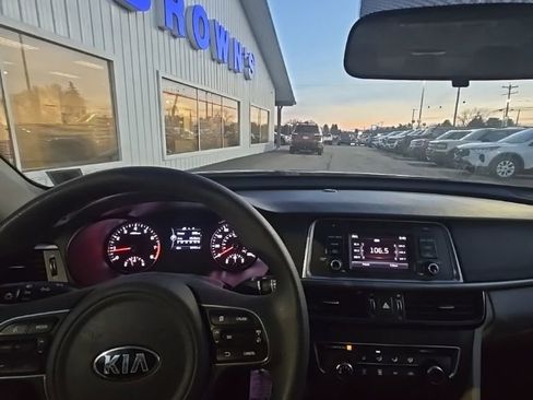 Used 2017 Kia Optima LX image 2