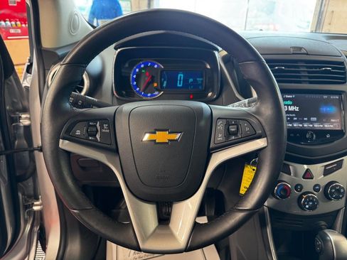 Used 2016 Chevrolet Trax LT w/ LT Convenience Package image 16