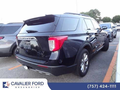 Used 2021 Ford Explorer XLT w/ Equipment Group 202A RWD image 4