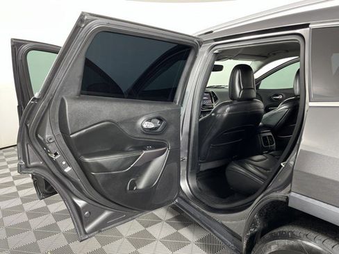 Used 2019 Jeep Cherokee Limited AWD/4WD image 39