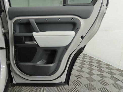 New 2026 Land Rover Defender 110 X-Dynamic SE image 27