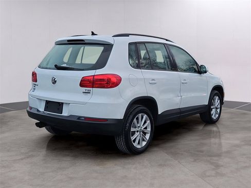 Used 2017 Volkswagen Tiguan Limited w/ Premium Package image 4