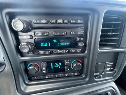 Used 2006 Chevrolet Silverado 2500 LT w/ Heavy-Duty Power Package AWD/4WD image 97