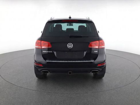 Used 2012 Volkswagen Touareg TDI AWD/4WD image 4