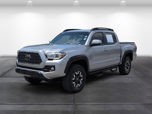 Used 2019 Toyota Tacoma TRD Off-Road AWD/4WD image 4