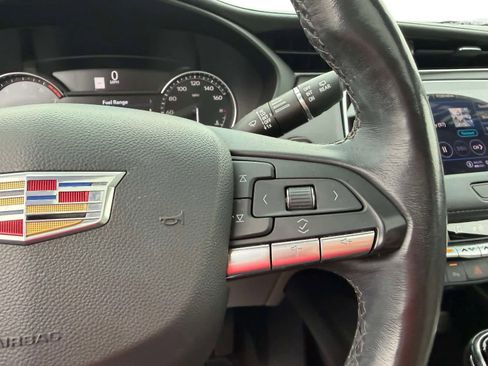 Used 2022 Cadillac XT4 Luxury w/ Cold Weather Package AWD/4WD image 29