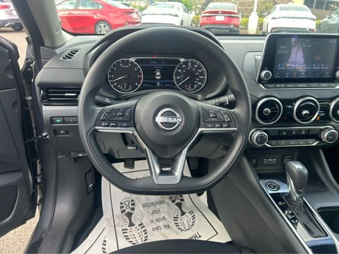Used 2024 Nissan Sentra SV FWD image 6