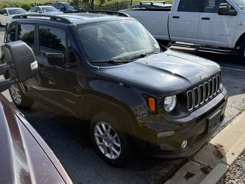 Used 2019 Jeep Renegade Latitude w/ Cold Weather Group AWD/4WD image 1