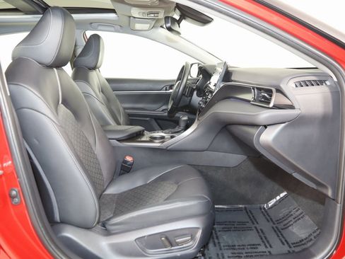 Used 2023 Toyota Camry XSE image 12