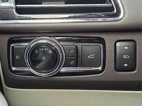 Used 2020 Lincoln Navigator Black Label w/ Cargo Convenience Package image 21