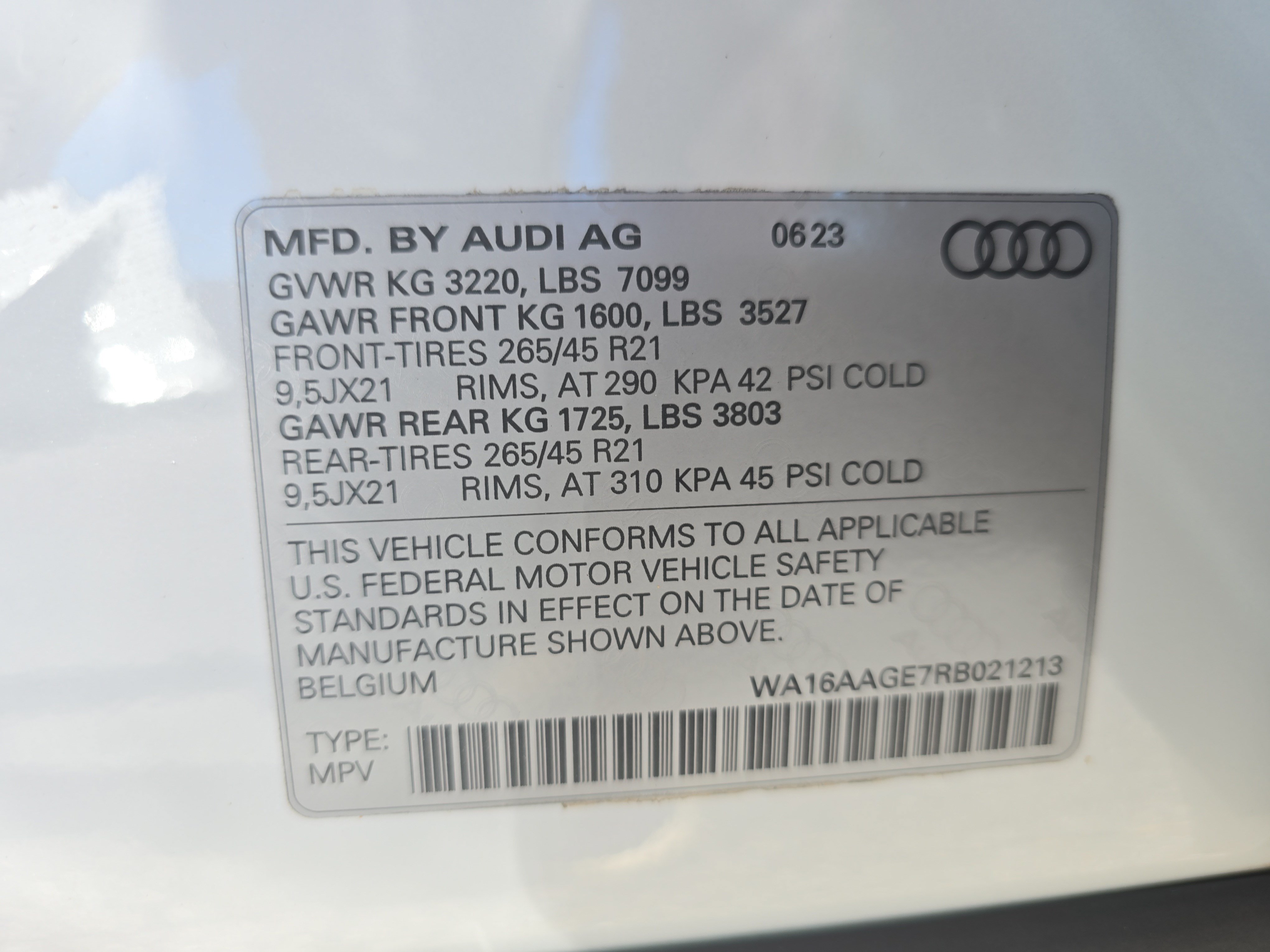 Used 2024 Audi Q8 e-tron Prestige w/ Prestige Package AWD/4WD image 34