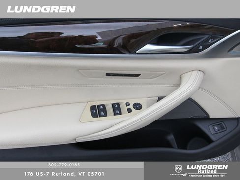 Used 2019 BMW 540i xDrive image 12