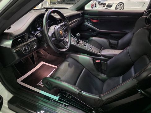Used 2019 Porsche 911 Speedster RWD image 13