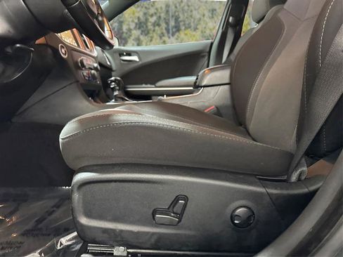 Used 2022 Dodge Charger SXT RWD image 17