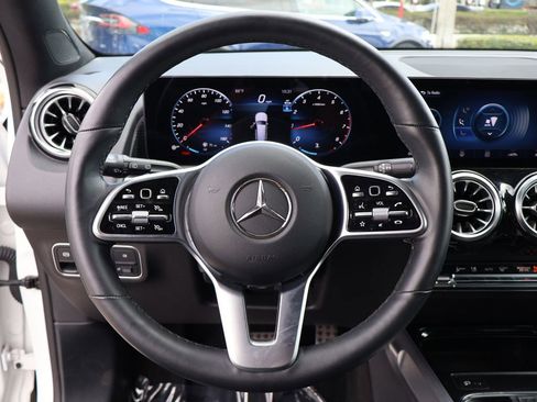 Used 2023 Mercedes-Benz GLB 250 image 39