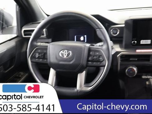 Used 2026 Toyota 4Runner SR5 AWD/4WD image 15
