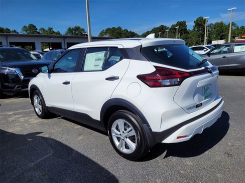 New 2025 Nissan Kicks Play S image 6