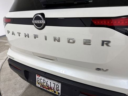Used 2024 Nissan Pathfinder SV image 25