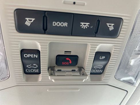 Used 2021 Toyota RAV4 XLE w/ Convenience Package AWD/4WD image 32