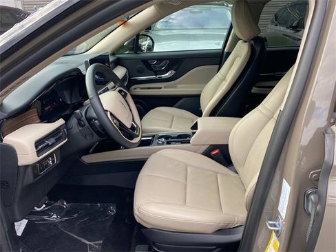 New 2025 Lincoln Corsair Reserve image 9