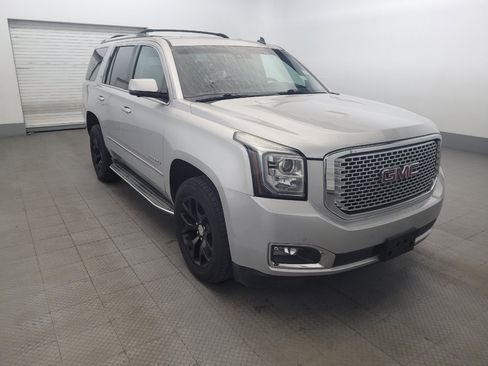 Used 2015 GMC Yukon Denali w/ Touring Package AWD/4WD image 13