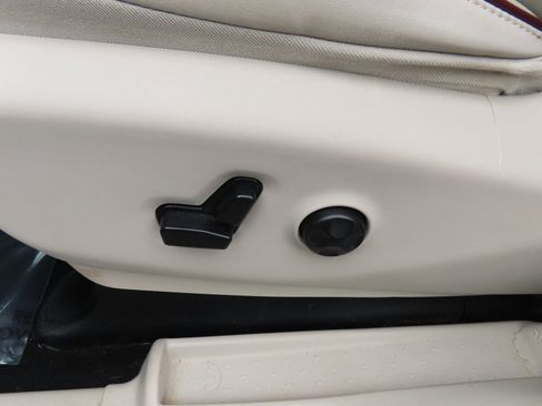 Used 2017 Chrysler Pacifica Limited image 29