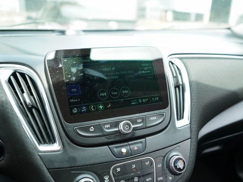 Used 2021 Chevrolet Malibu LT image 21