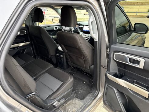 Used 2022 Ford Explorer XLT RWD image 13