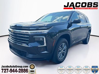 Used 2025 Chevrolet Traverse LT