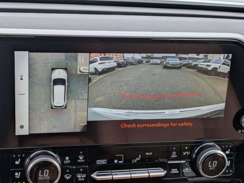 Used 2023 Toyota Highlander Platinum FWD image 20