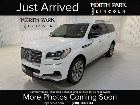 Used 2022 Lincoln Navigator L Reserve image 1