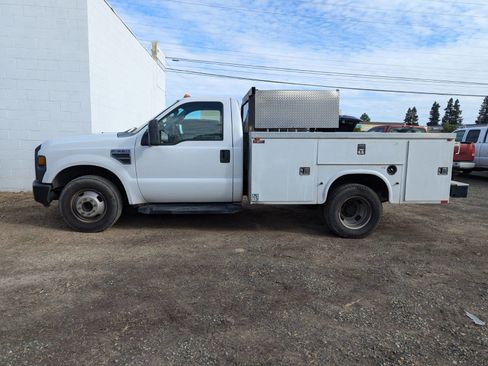Used 2008 Ford F350 XL image 2
