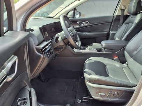 Used 2026 Kia Sportage EX w/ EX Panorama Roof Package image 11