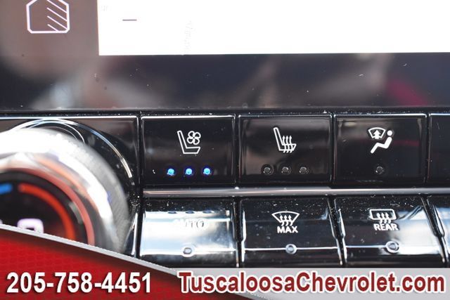 Used 2025 Chevrolet Colorado Z71 w/ Technology Package AWD/4WD image 39