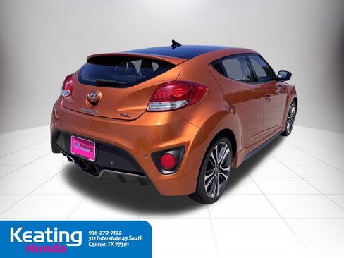 Used 2016 Hyundai Veloster Turbo w/ Option Group 04 FWD image 7