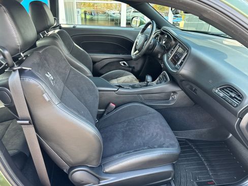 Used 2022 Dodge Challenger R/T Scat Pack w/ Shaker Package RWD image 4