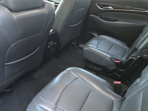 Used 2020 Buick Enclave Essence FWD image 12