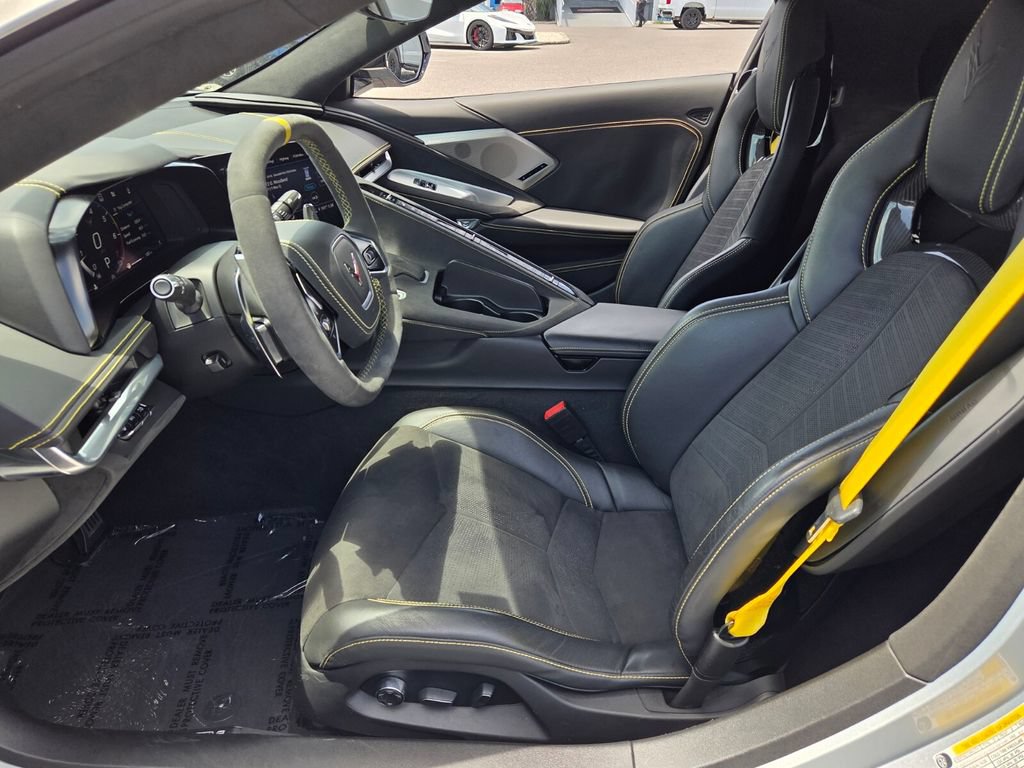 Certified 2021 Chevrolet Corvette Stingray Premium Cpe w/ Z51 Performance Package RWD image 4
