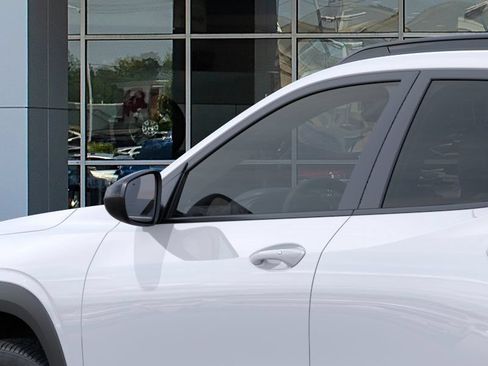 New 2026 Chevrolet Trax LT w/ Driver Confidence Package FWD image 12