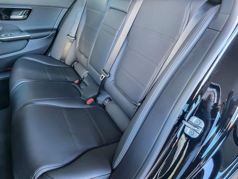 Used 2024 Mercedes-Benz C 300 C 300 image 11