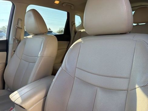 Used 2018 Nissan Rogue SL w/ Premium Package image 8