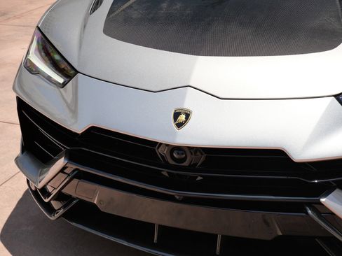 Used 2023 Lamborghini Urus Performante AWD/4WD image 35