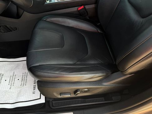 Used 2019 Ford Edge Titanium FWD image 11